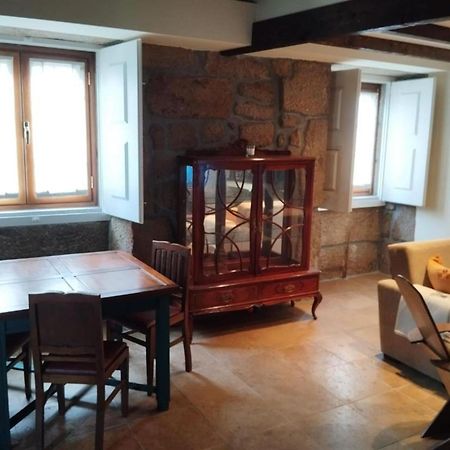Casa Dos Livros - Guest House Vila Nova de Tazem エクステリア 写真