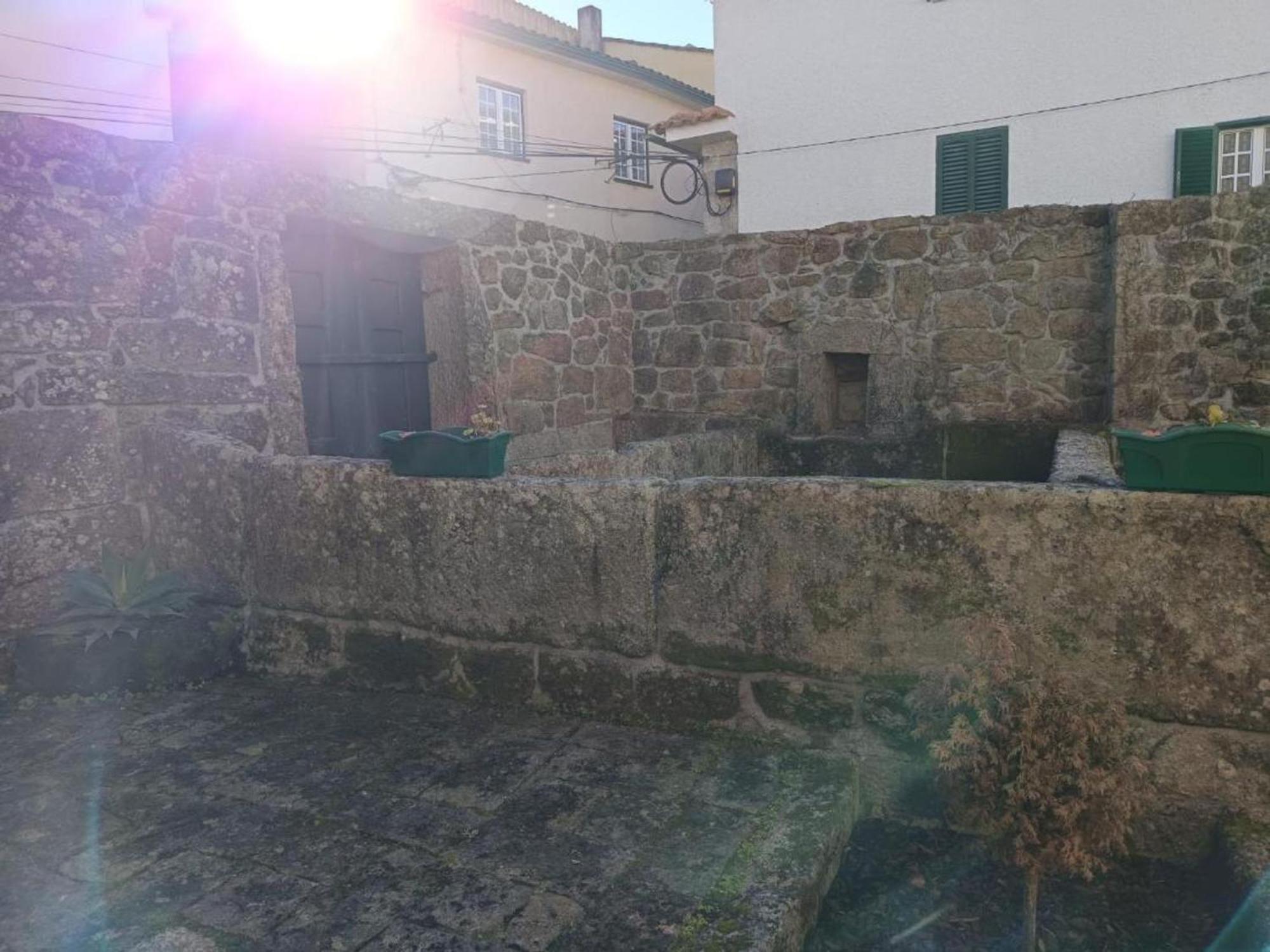 Casa Dos Livros - Guest House Vila Nova de Tazem エクステリア 写真