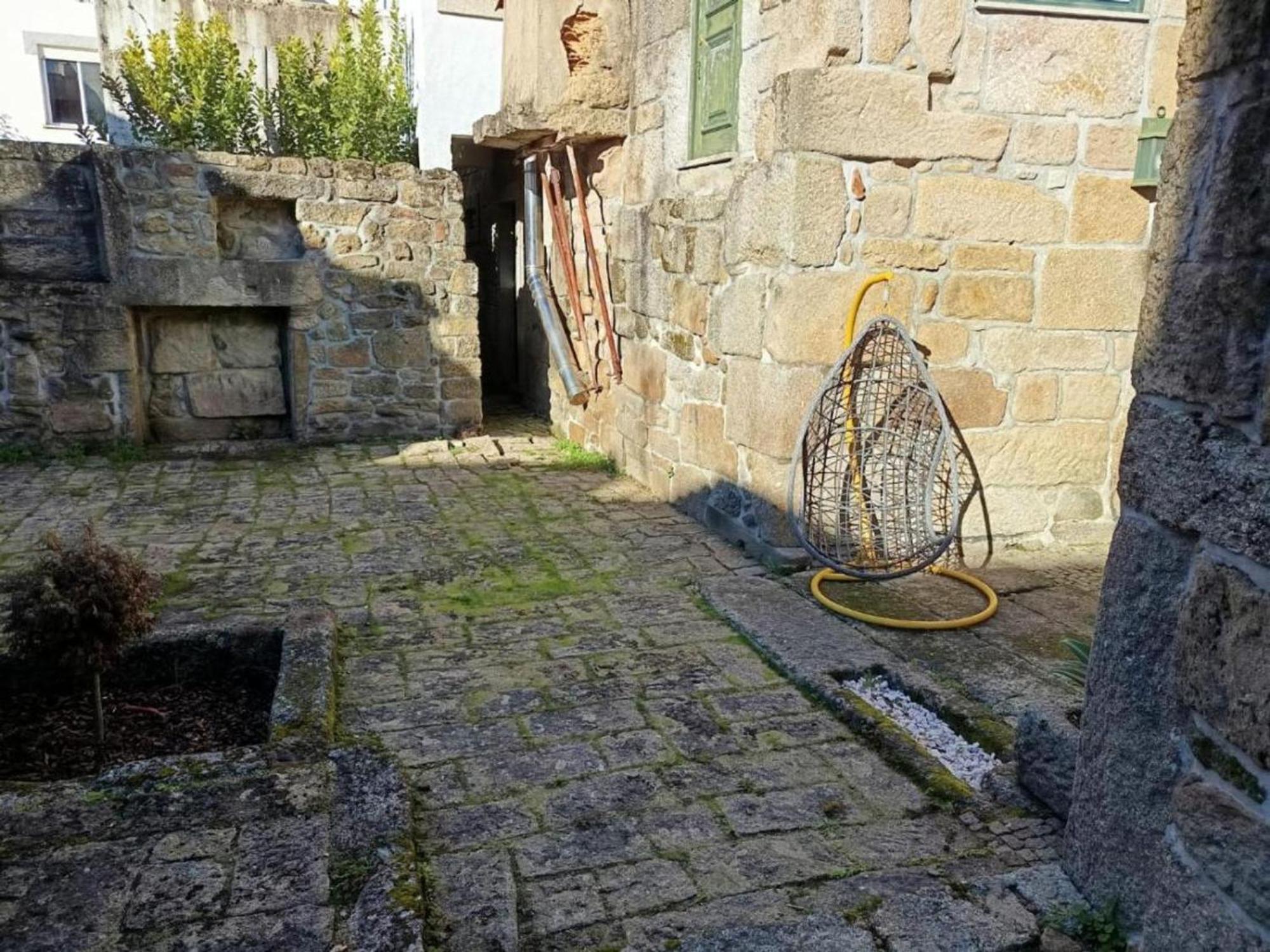 Casa Dos Livros - Guest House Vila Nova de Tazem エクステリア 写真