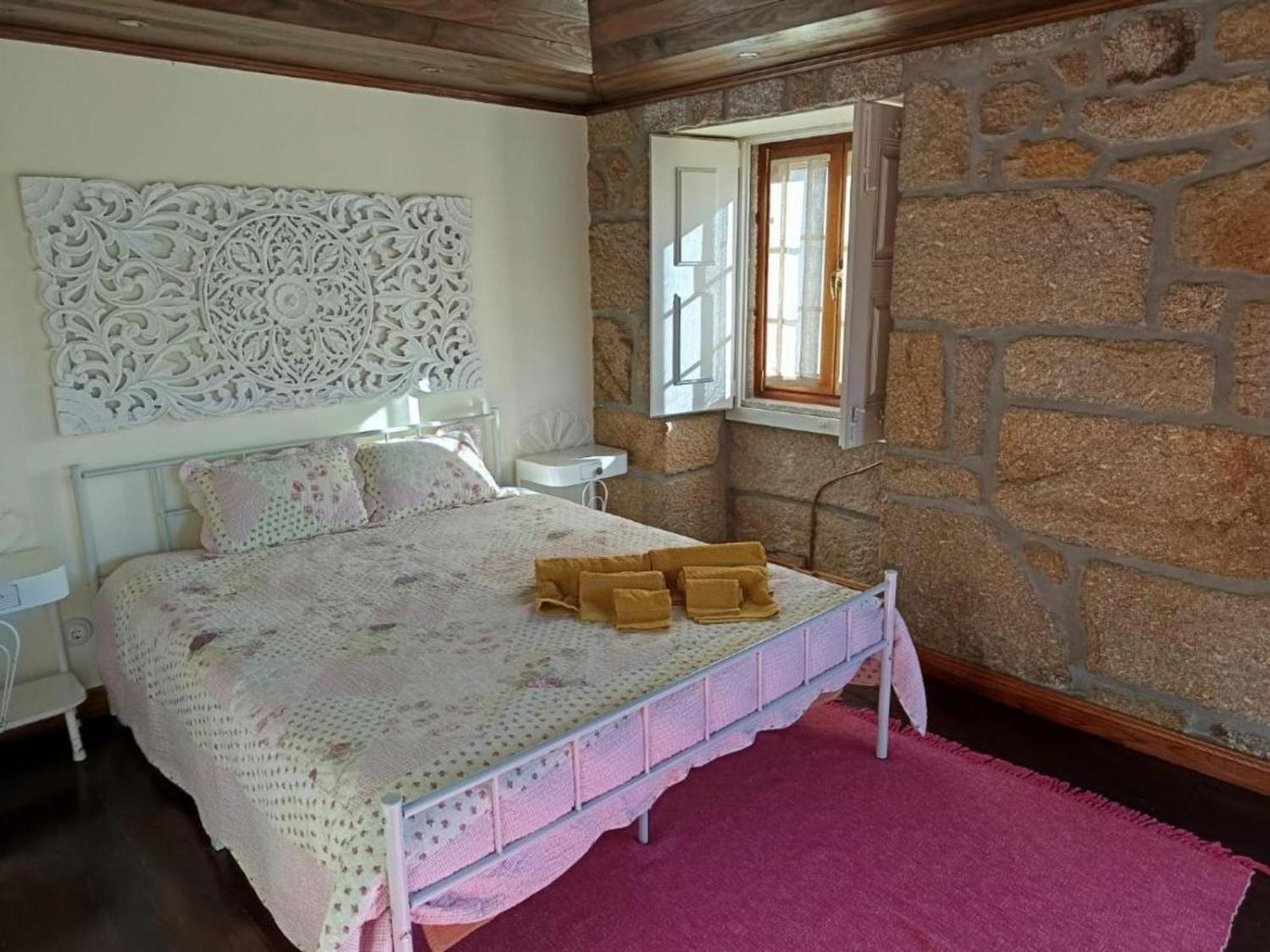 Casa Dos Livros - Guest House Vila Nova de Tazem エクステリア 写真