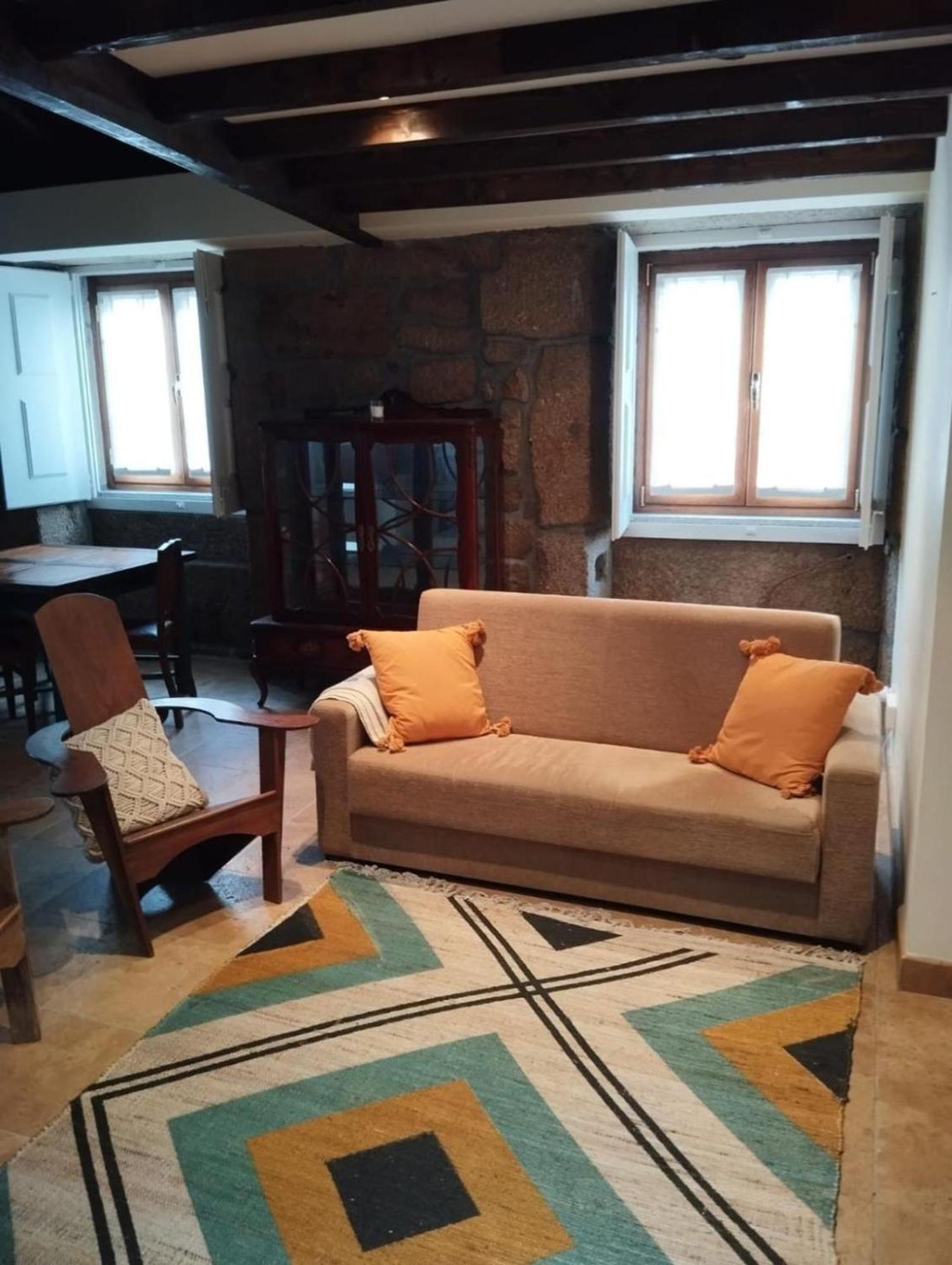 Casa Dos Livros - Guest House Vila Nova de Tazem エクステリア 写真